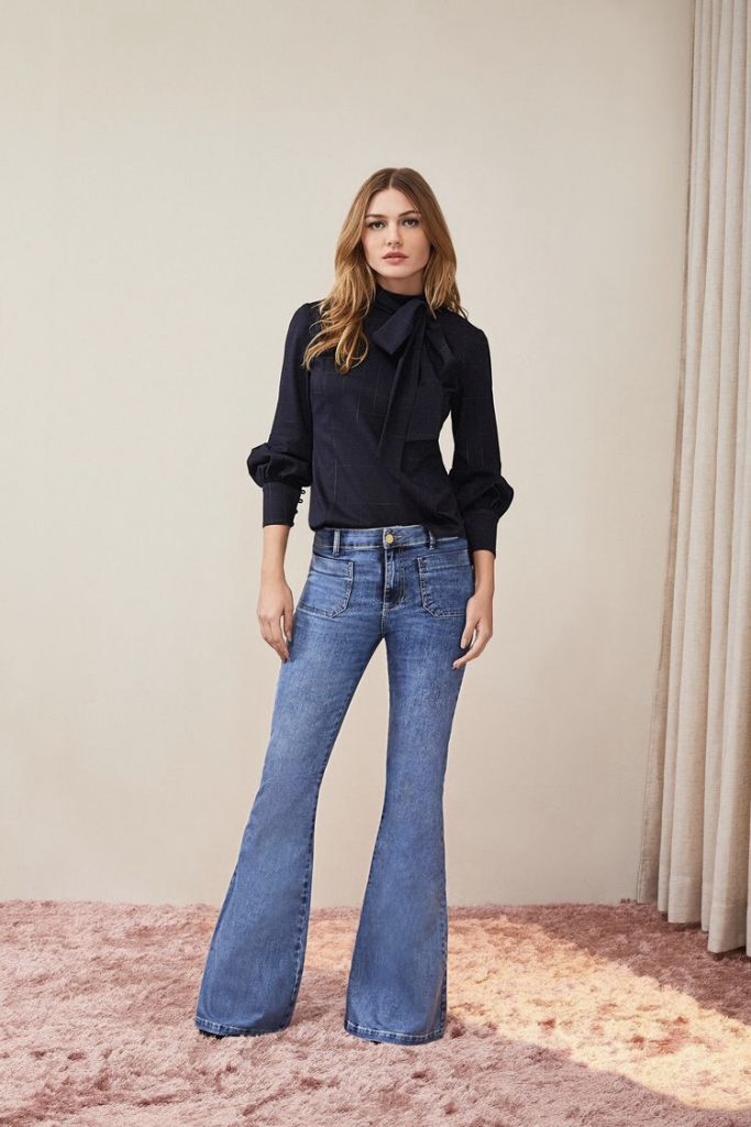 The It-Girl Way to Wear Jeans to the Office  Wide leg jeans outfit,  Business casual jeans, Jeans outfit winter