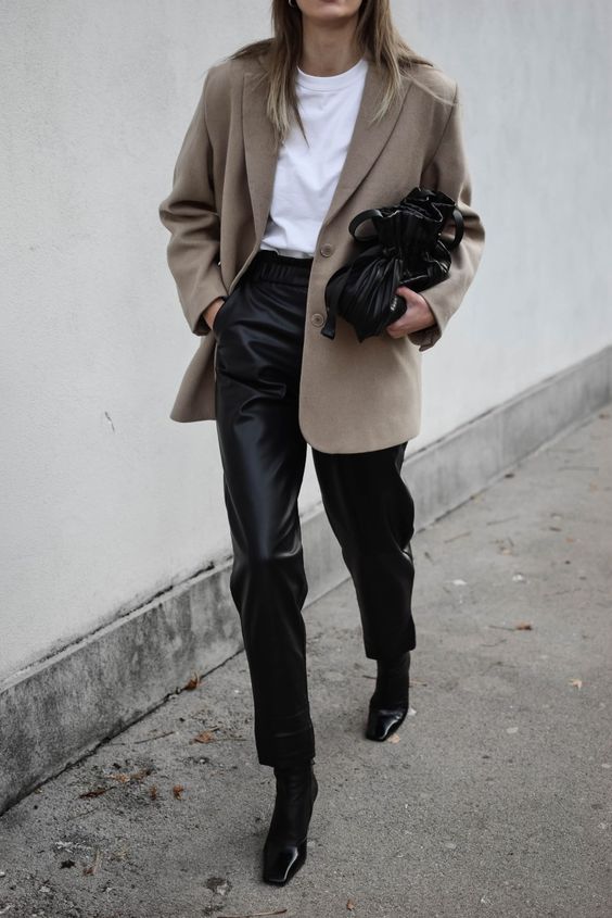 Black Leather Pants with Grey Coat Outfits For Women (35 ideas & outfits)