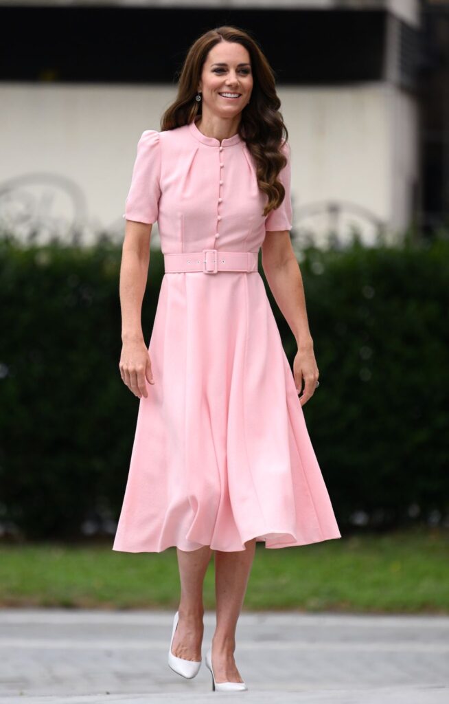 35 Classy Kate Middleton Outfits To Look Like Royalty!